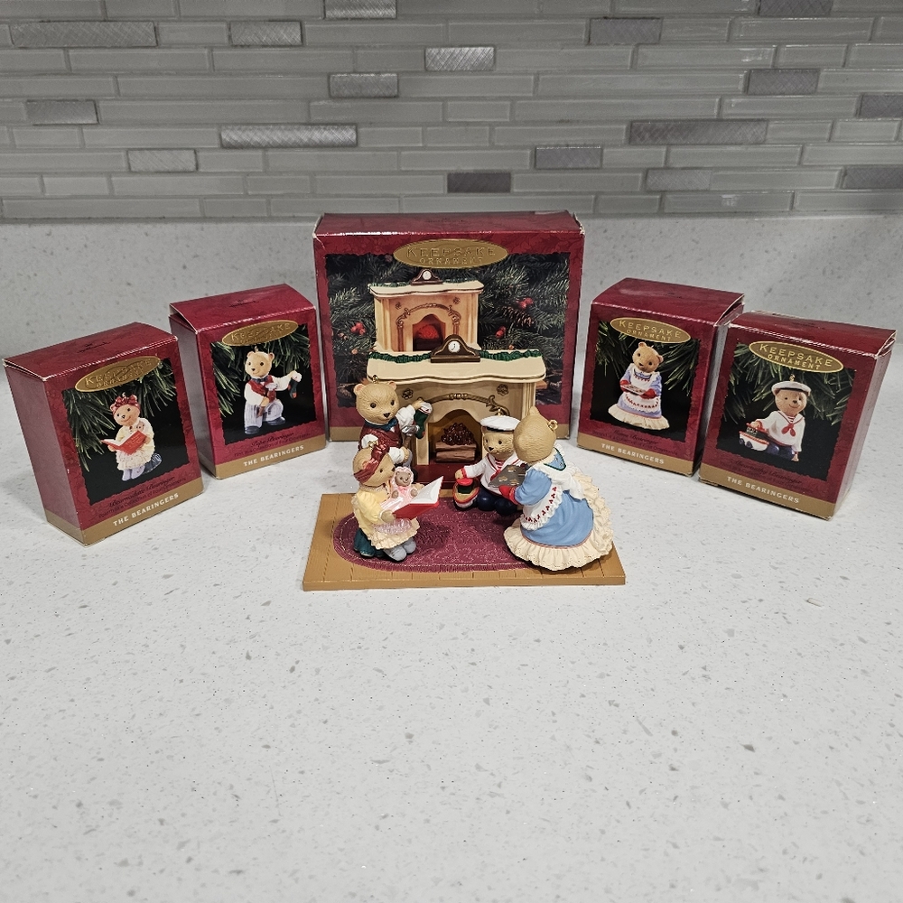 Vintage 1993 Hallmark Keepsake The Bearingers Set + Flickering Fireplace Display